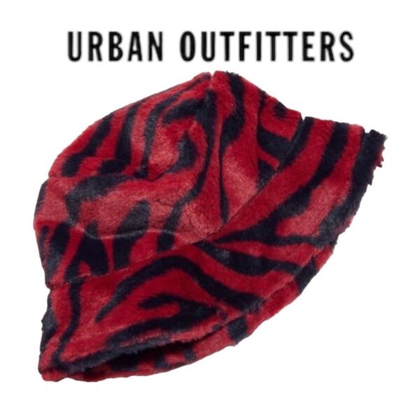 NEW Urban Outfitters UO Knox Printed Faux Fur Bucket Cap Hat - Picture 2 of 2